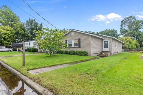 809 Green St, Columbia, NC 27925