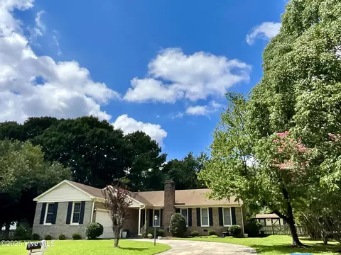 1903 Crooked Creek Rd, Greenville, NC 27858