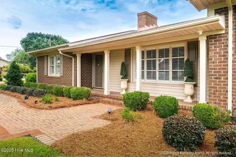 101 Edgemont Dr, Snow Hill, NC 28580