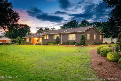 101 Edgemont Dr, Snow Hill, NC 28580
