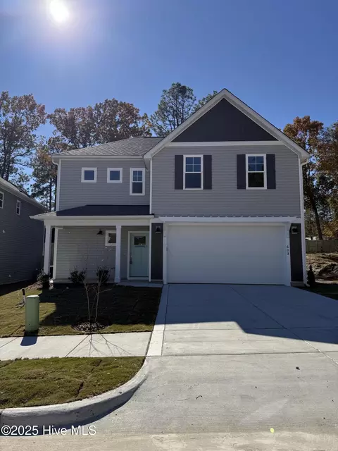 608 Chambers Dr, Southern Pines, NC 28387