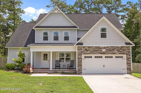 235 Westfield Dr, Richlands, NC 28574