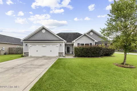 200 Low Country Ln, Swansboro, NC 28584