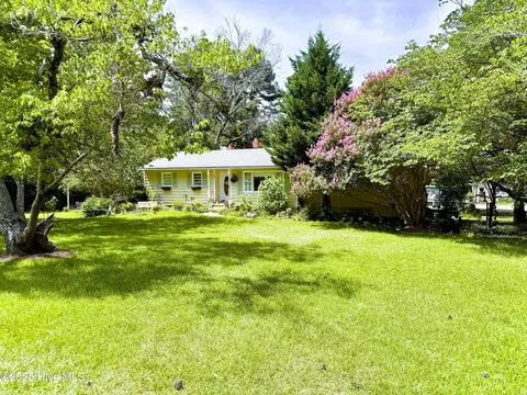 320 Aiken Rd, Southern Pines, NC 28387
