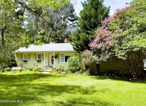 320 Aiken Rd, Southern Pines, NC 28387