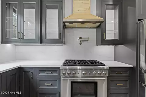 Kitchen - 107 Patton Ln, Hampstead, NC 28443 photo 9 of 12