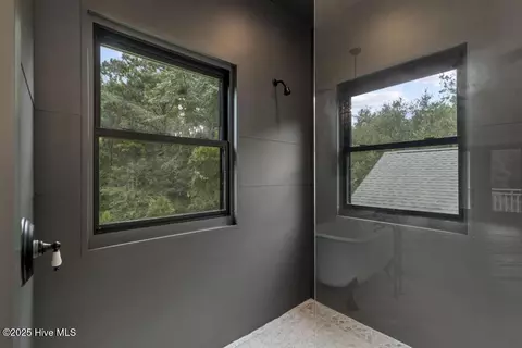 Bath - 107 Patton Ln, Hampstead, NC 28443 photo 5 of 8