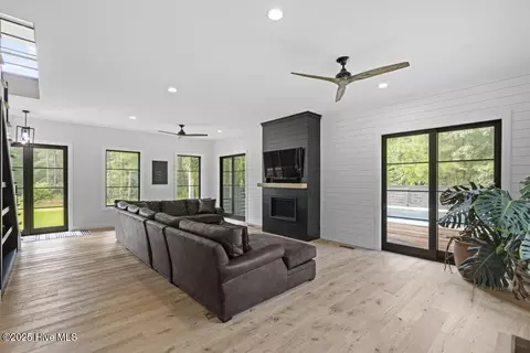 Living - 107 Patton Ln, Hampstead, NC 28443 photo 1 of 2