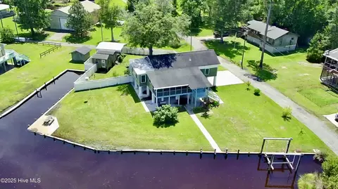 173 Hideaway Rd, Belhaven, NC 27810