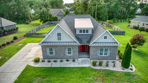 129 Captains Ln, Sneads Ferry, NC 28460