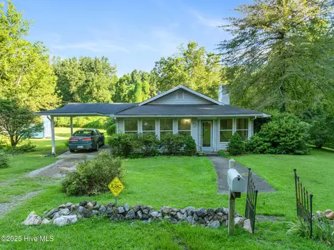 350 Lake Rd, Rockingham, NC 28379