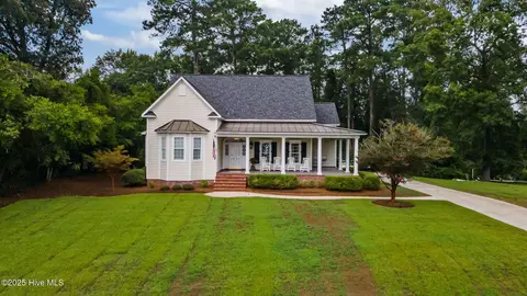 128 Trent Shores Dr, Trent Woods, NC 28562