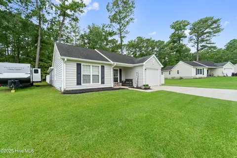 529 Shadowridge Rd, Jacksonville, NC 28546
