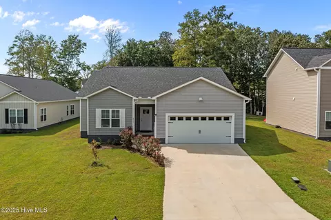 213 Baker Rd, Hubert, NC 28539