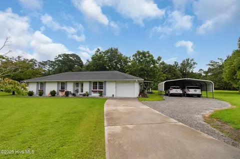 Exterior - 201 Queens Rd, Hubert, NC 28539 photo 3 of 22
