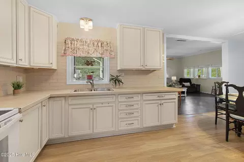 Kitchen - 201 Queens Rd, Hubert, NC 28539 photo 3 of 3