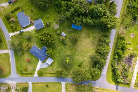 View/Area - 201 Queens Rd, Hubert, NC 28539 photo 4 of 11