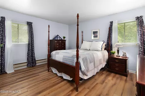 Bedroom - 201 Queens Rd, Hubert, NC 28539 photo 6 of 7