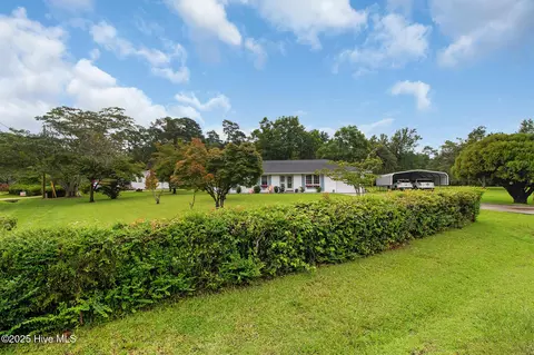 Exterior - 201 Queens Rd, Hubert, NC 28539 photo 14 of 22
