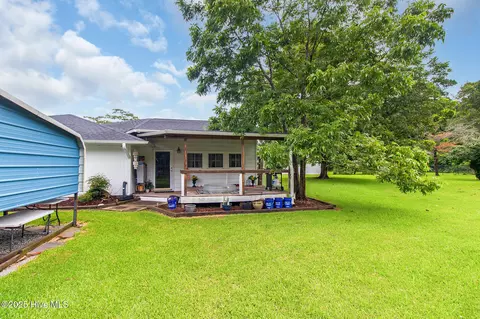 Exterior - 201 Queens Rd, Hubert, NC 28539 photo 9 of 22