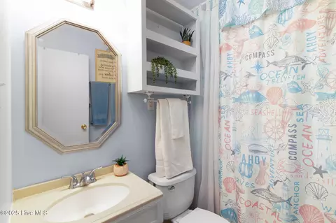 Bath - 201 Queens Rd, Hubert, NC 28539 photo 1 of 2