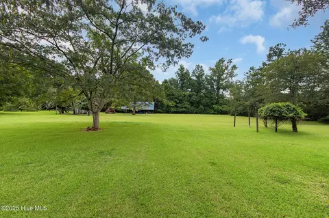 Exterior - 201 Queens Rd, Hubert, NC 28539 photo 19 of 22