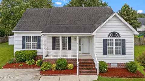 801 Ashley Meadows Dr, Winterville, NC 28590