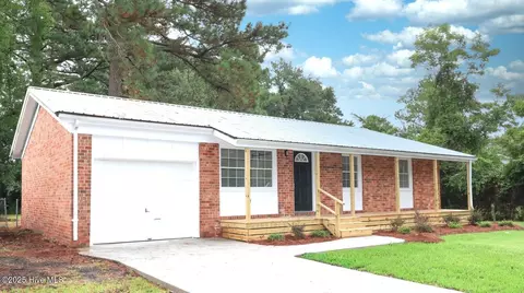 26 Victoria Rd, Jacksonville, NC 28546