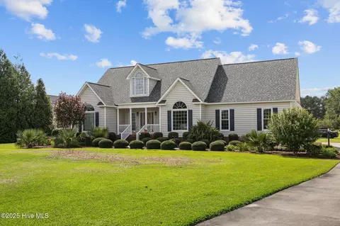 3416 Charter Oaks Dr, Farmville, NC 27828