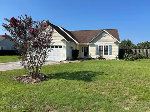 176 Lewis Rd, Hampstead, NC 28443