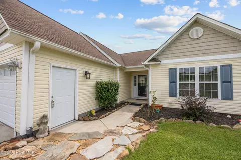 176 Lewis Rd, Hampstead, NC 28443 photo 2
