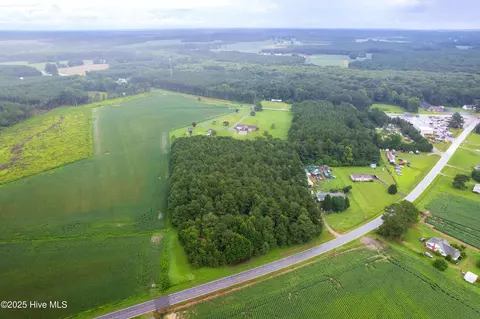 32 Nc - 37 S, Hobbsville, NC 27946