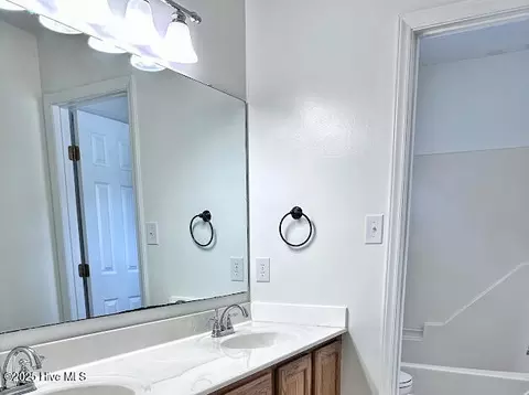 Bath - 100 Daniel Ct, Richlands, NC 28574 photo 11 of 12