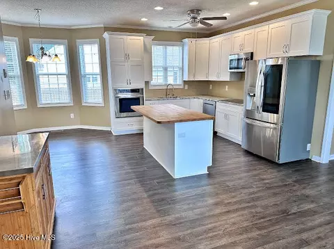 Kitchen - 100 Daniel Ct, Richlands, NC 28574 photo 1 of 8