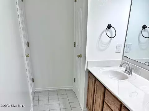 Bath - 100 Daniel Ct, Richlands, NC 28574 photo 9 of 12