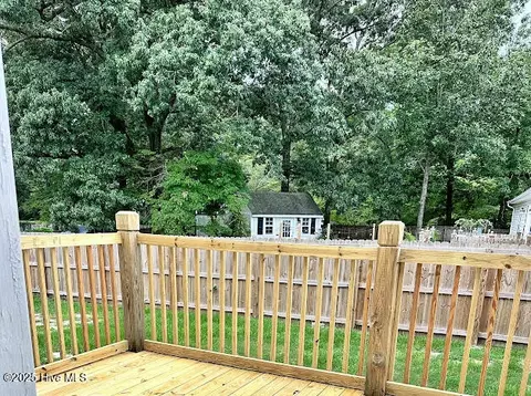 Exterior - 100 Daniel Ct, Richlands, NC 28574 photo 11 of 12
