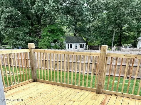 Exterior - 100 Daniel Ct, Richlands, NC 28574 photo 12 of 12