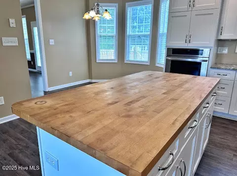 Kitchen - 100 Daniel Ct, Richlands, NC 28574 photo 7 of 8
