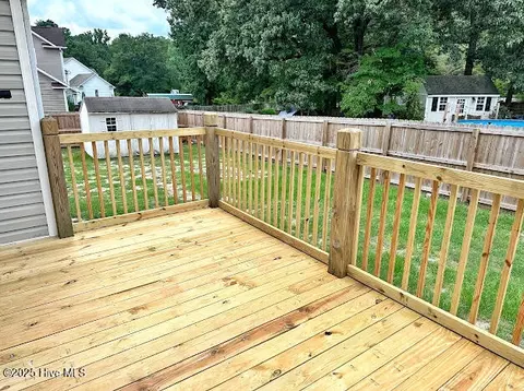 Exterior - 100 Daniel Ct, Richlands, NC 28574 photo 10 of 12