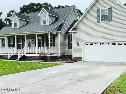 Exterior - 100 Daniel Ct, Richlands, NC 28574 photo 2 of 12