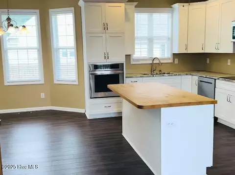 Kitchen - 100 Daniel Ct, Richlands, NC 28574 photo 2 of 8