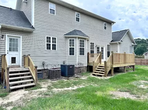 Exterior - 100 Daniel Ct, Richlands, NC 28574 photo 3 of 12