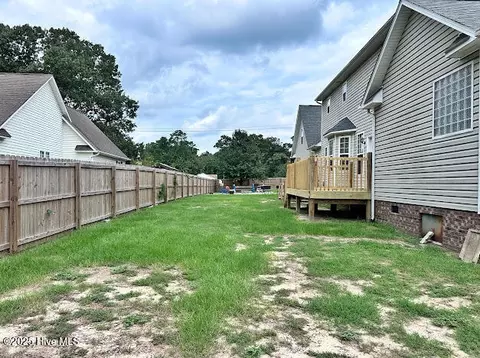 Exterior - 100 Daniel Ct, Richlands, NC 28574 photo 5 of 12