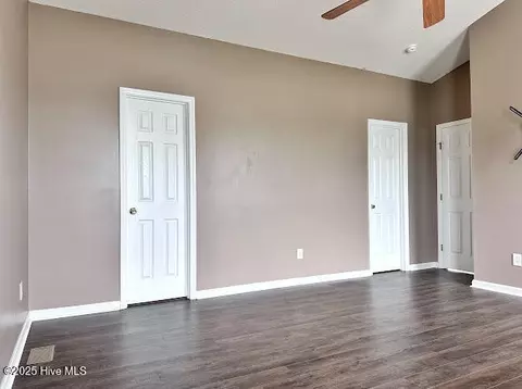 Living - 100 Daniel Ct, Richlands, NC 28574 photo 7 of 7