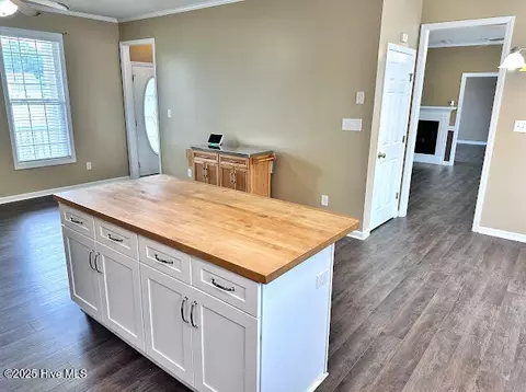 Kitchen - 100 Daniel Ct, Richlands, NC 28574 photo 5 of 8