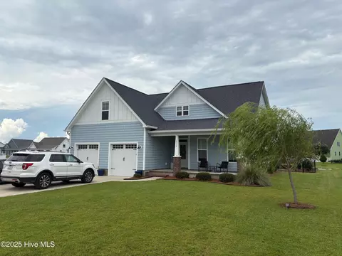 1710 Olde Farm Rd, Morehead City, NC 28557