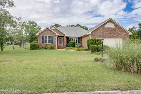 201 Stadler Dr, New Bern, NC 28560