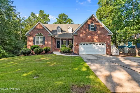 35 Turtle Point Rd, Pinehurst, NC 28374