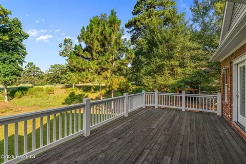 Exterior - 35 Turtle Point Rd, Pinehurst, NC 28374 photo 9 of 13