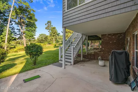 Exterior - 35 Turtle Point Rd, Pinehurst, NC 28374 photo 12 of 13